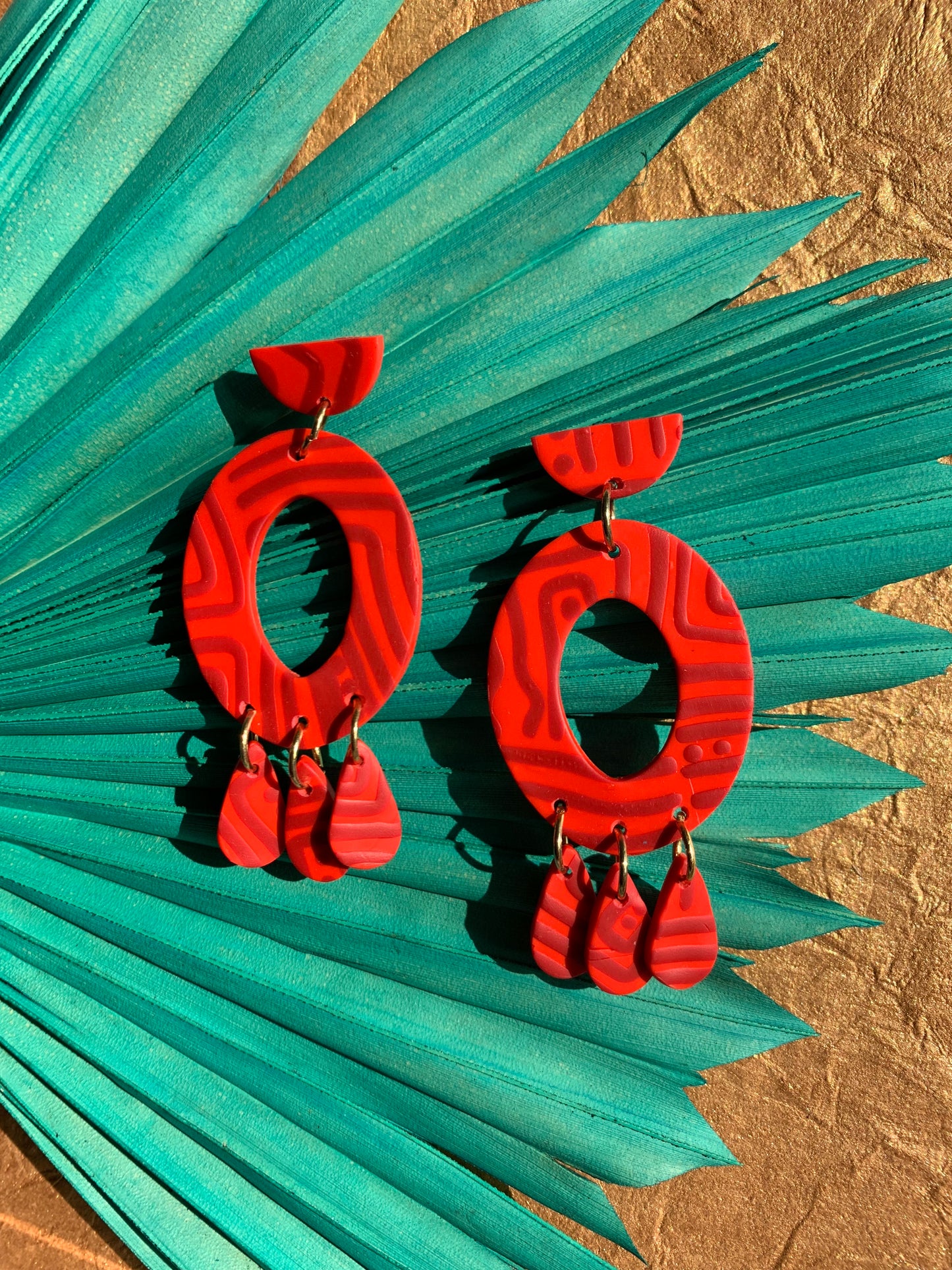 Pathways in Crimson: Dangles